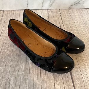 Gabor Hovercraft Black Velvet Floral Cap Toe Flats (US 9)